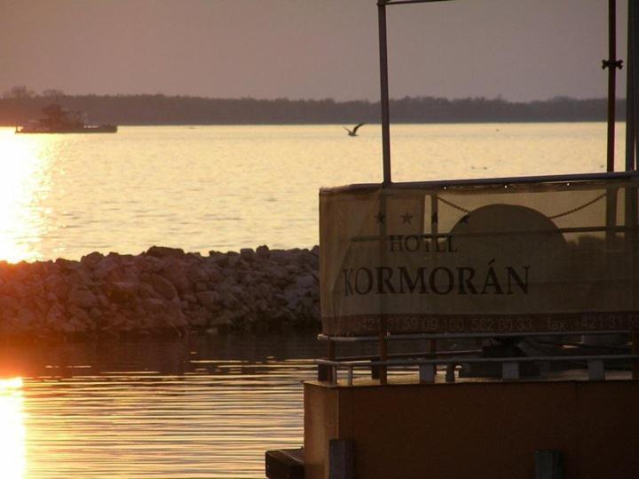 Hotel Kormoran Samorin Luaran gambar