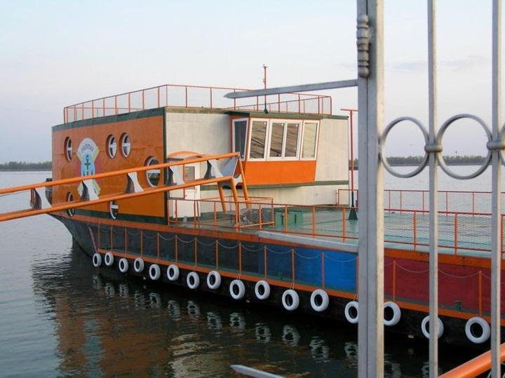 Hotel Kormoran Samorin Luaran gambar